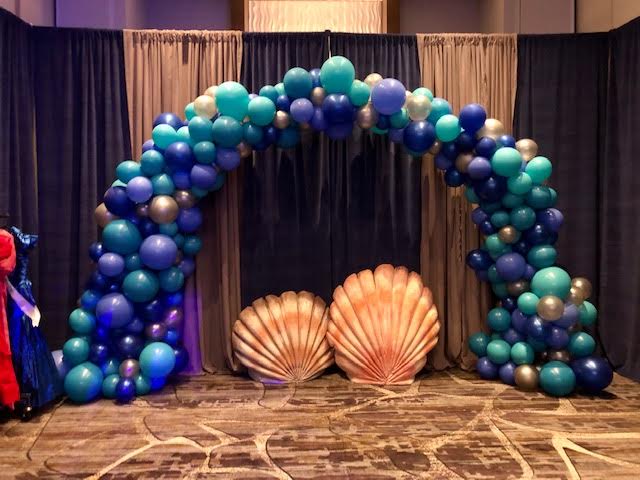 Organic Style Balloon Arch