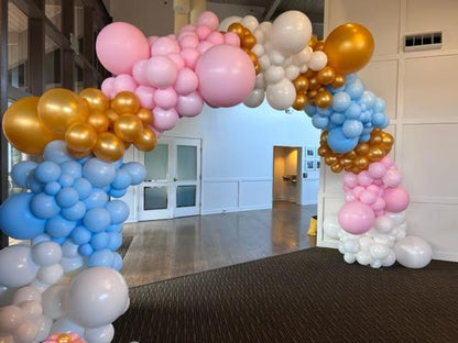 Organic Style Balloon Arch